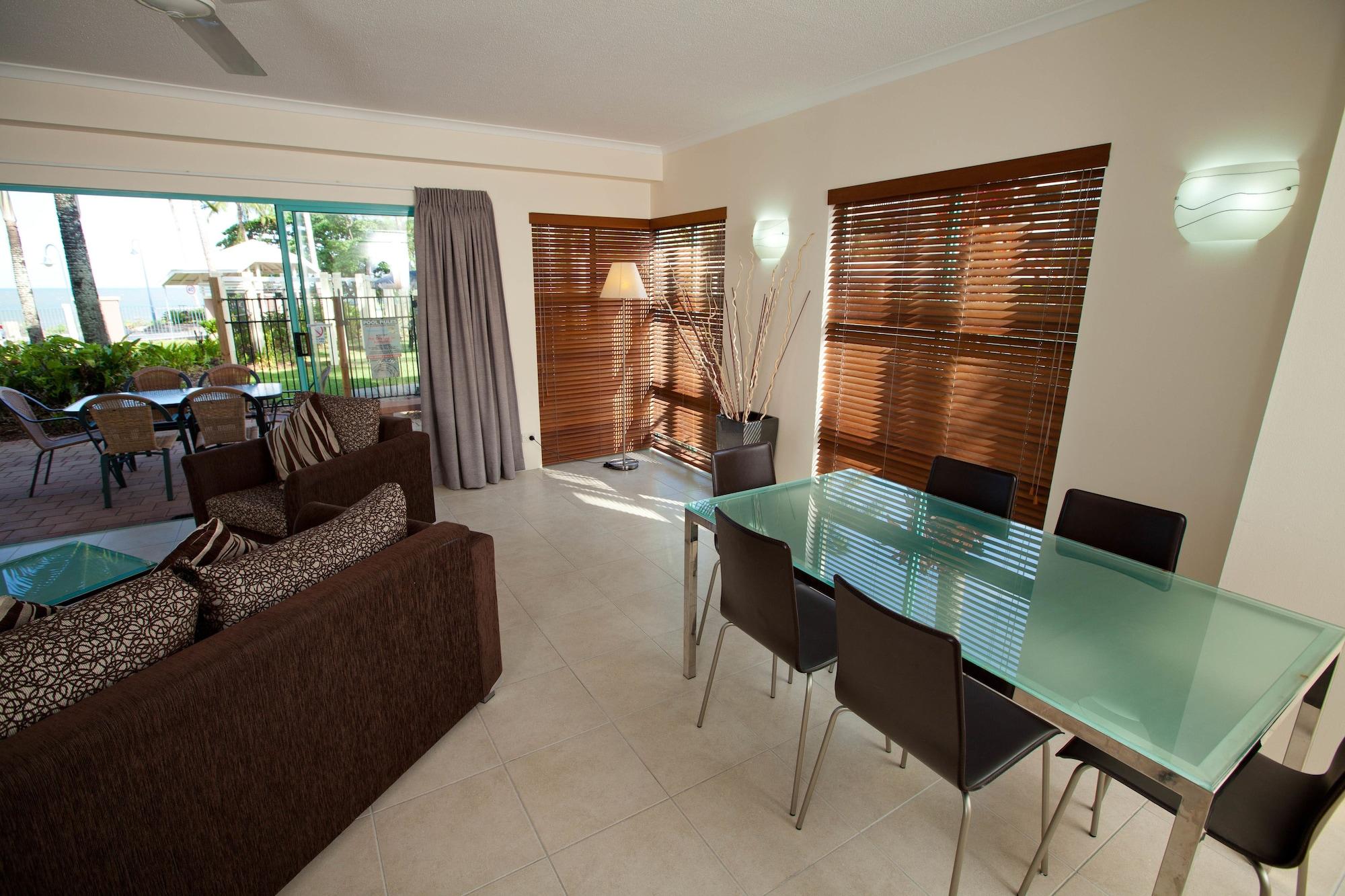 Coral Sands Beachfront Resort Trinity Beach Exterior foto