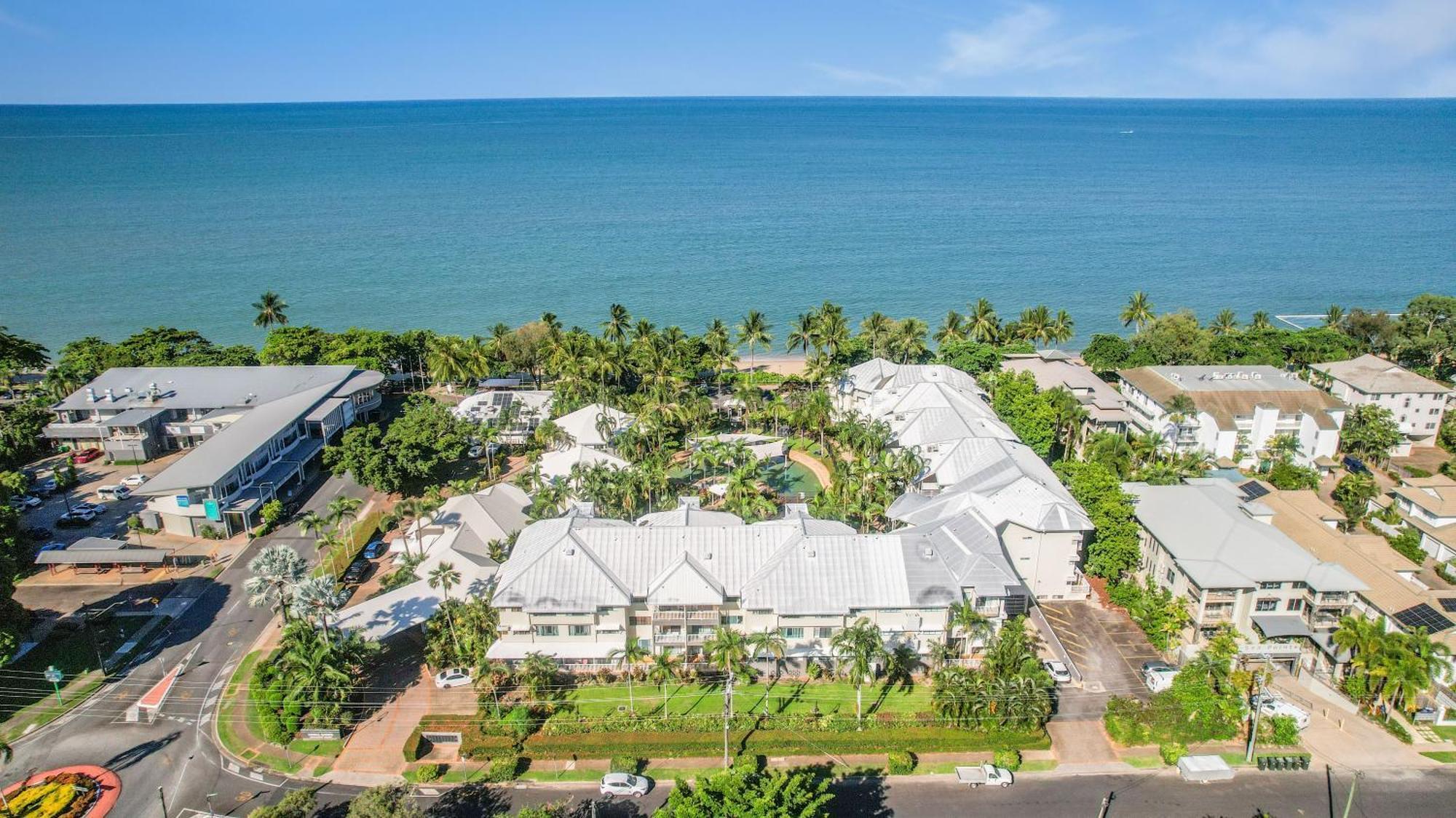 Coral Sands Beachfront Resort Trinity Beach Exterior foto