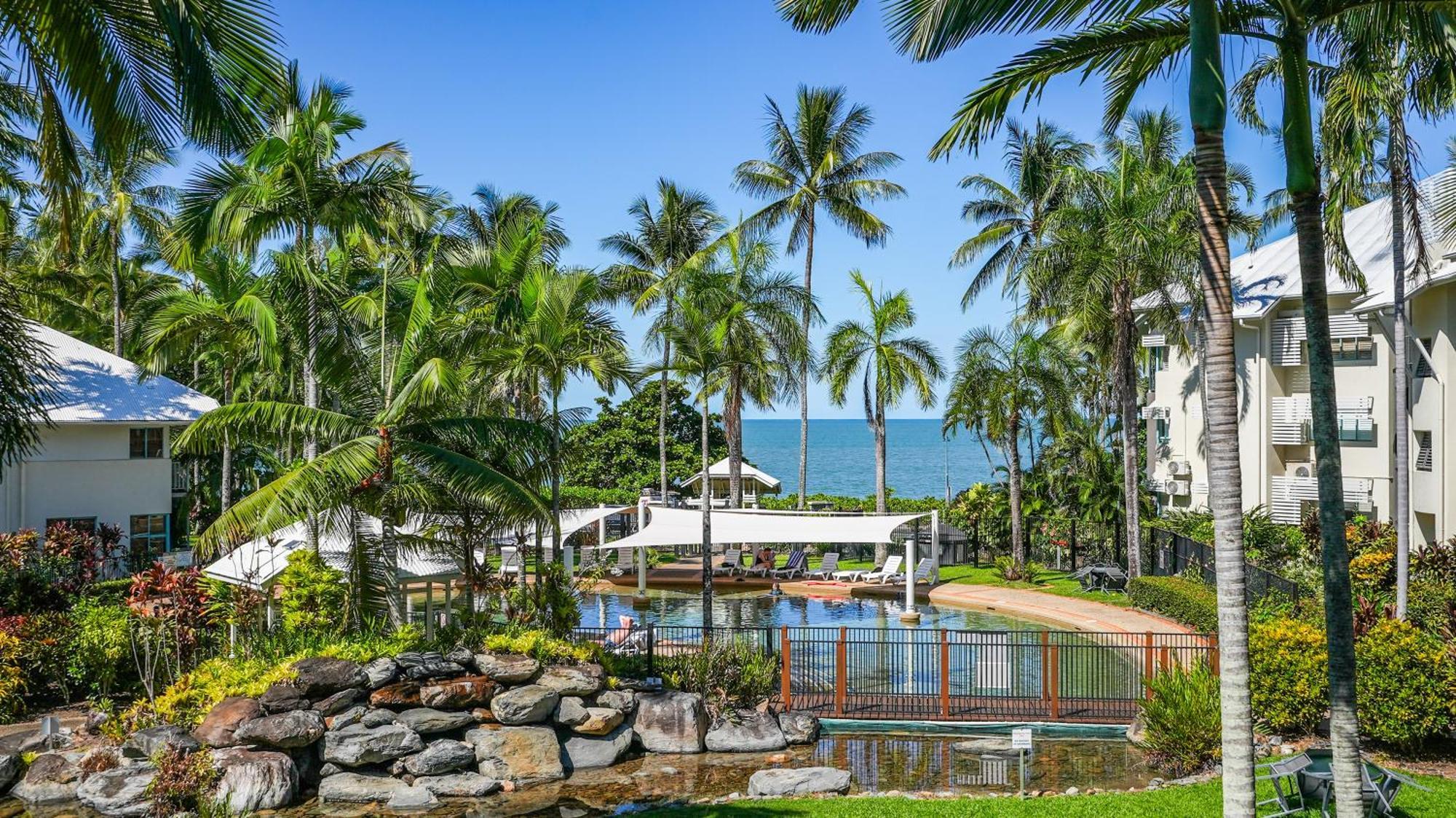 Coral Sands Beachfront Resort Trinity Beach Exterior foto
