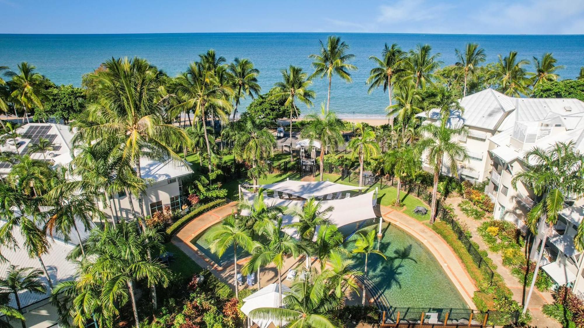 Coral Sands Beachfront Resort Trinity Beach Exterior foto